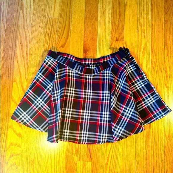 Forplay Plaid Flared Ladies Mini Skirt 
Born in Hollywood | So Stylish! - Picture 10 of 10